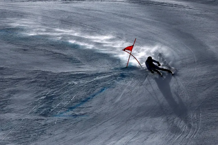 Nije za one slabog srca! Slovenski skijaš se teško polomio na jednoj od najopasnijih staza na svijetu