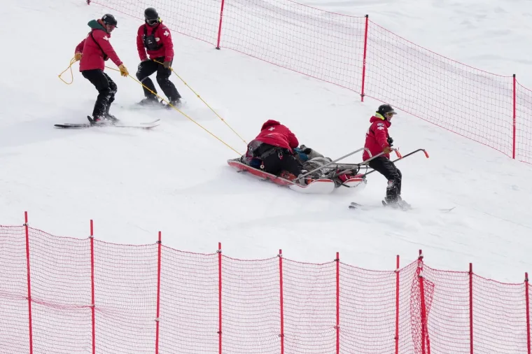 Nije za one slabog srca! Slovenski skijaš se teško polomio na jednoj od najopasnijih staza na svijetu