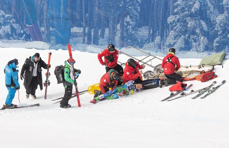 Nije za one slabog srca! Slovenski skijaš se teško polomio na jednoj od najopasnijih staza na svijetu
