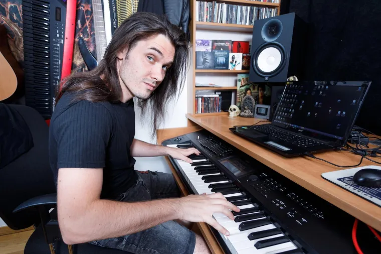 Znate li tko su izvođači ovih poznatih trash pjesama? Svi moraju imati barem pet točnih