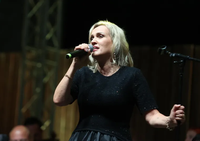 Znate li tko su izvođači ovih poznatih trash pjesama? Svi moraju imati barem pet točnih