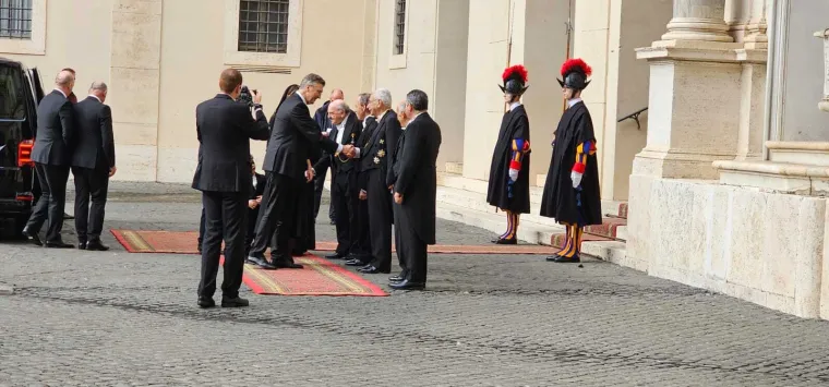 Uvijek dotjerana od glave do pete: Ana Maslać Plenković uoči susreta s Papom oduševila izgledom