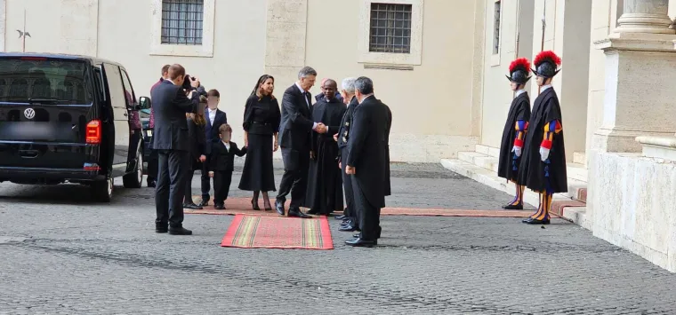 Uvijek dotjerana od glave do pete: Ana Maslać Plenković uoči susreta s Papom oduševila izgledom