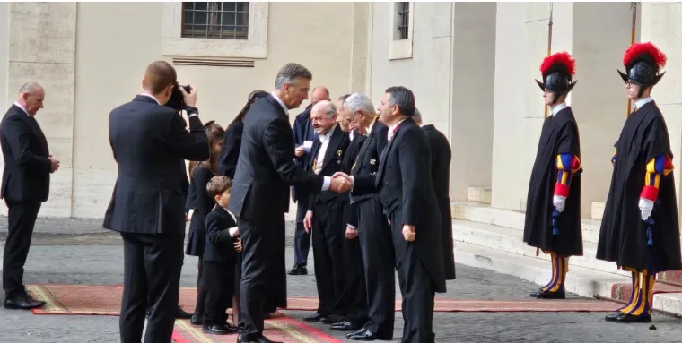 Uvijek dotjerana od glave do pete: Ana Maslać Plenković uoči susreta s Papom oduševila izgledom