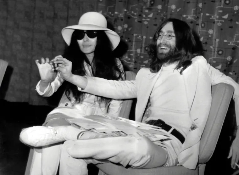 Žena koja je 'uništila' Beatlese, ali osvojila Johna Lennona: Tko je bila Yoko Ono?