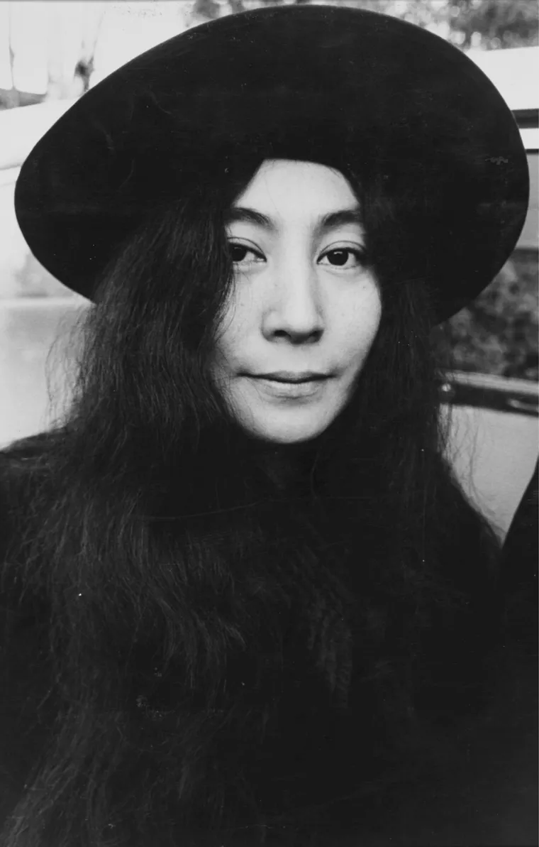 Žena koja je 'uni&scaron;tila' Beatlese, ali osvojila Johna Lennona: Tko je bila Yoko Ono?