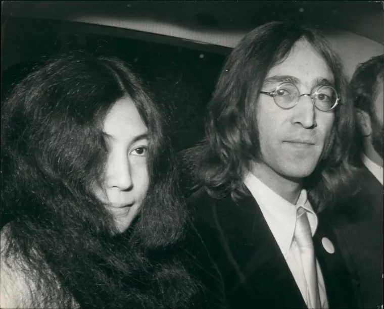 Žena koja je 'uni&scaron;tila' Beatlese, ali osvojila Johna Lennona: Tko je bila Yoko Ono?