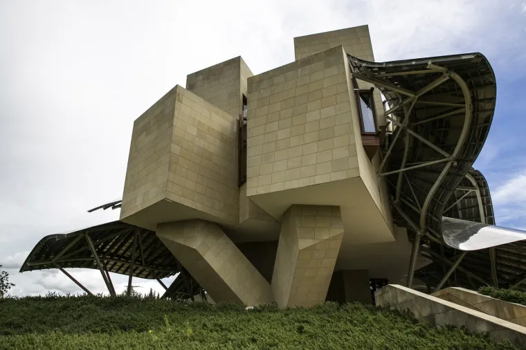 Umro slavni arhitekt Frank Gehry: Pogledajte plešuću kuću i druga remek djela koja krase svjetske metropole