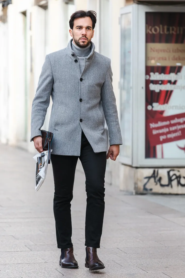 Ni dugi kaputi nisu sasvim prekrili lijepe noge Riječanki: &Scaron;tiklama pokorile Korzo