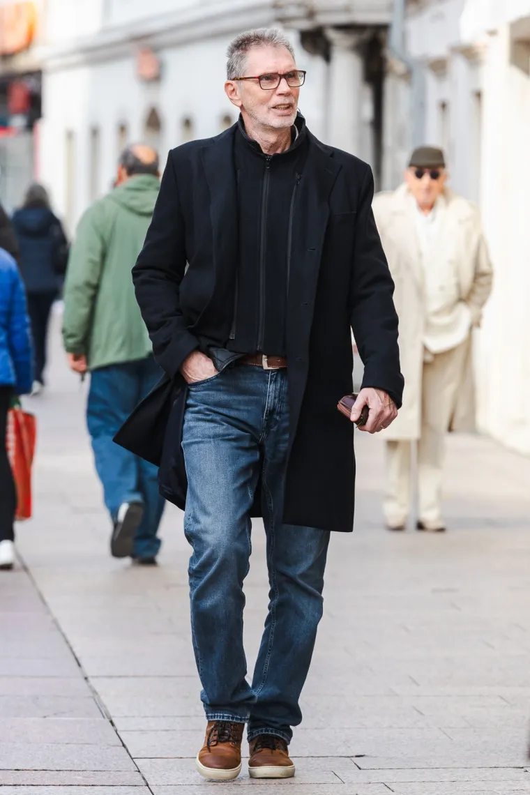 Ni dugi kaputi nisu sasvim prekrili lijepe noge Riječanki: &Scaron;tiklama pokorile Korzo