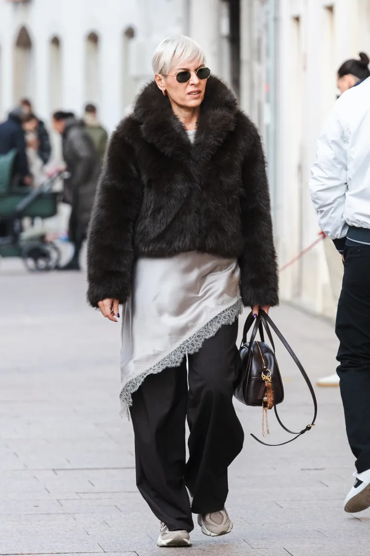 Ni dugi kaputi nisu sasvim prekrili lijepe noge Riječanki: &Scaron;tiklama pokorile Korzo