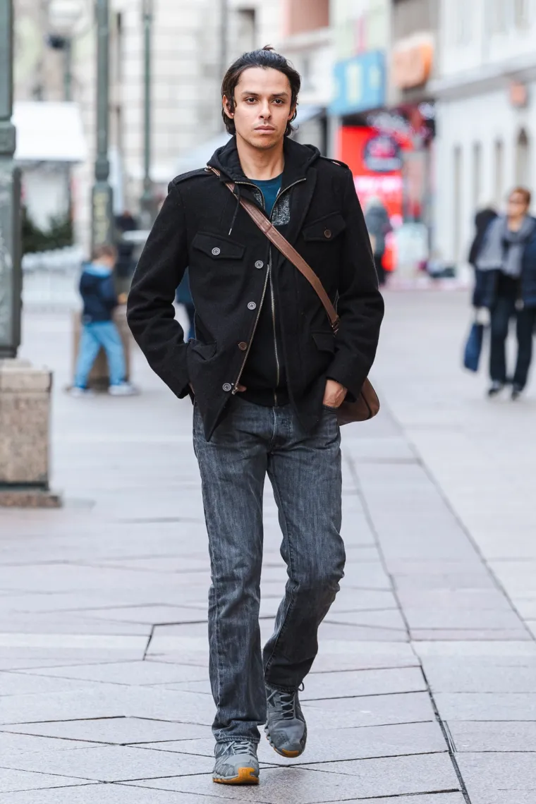 Ni dugi kaputi nisu sasvim prekrili lijepe noge Riječanki: &Scaron;tiklama pokorile Korzo