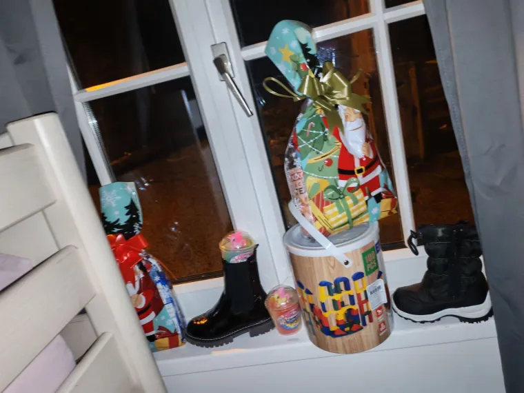 Slali ste nam fotografije va&scaron;ih čizmica koje su dočekale svetog Nikolu: Koji biste dar izabrali?