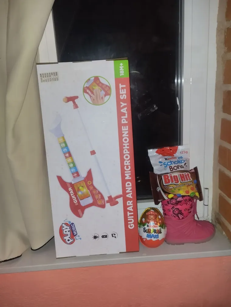 Slali ste nam fotografije va&scaron;ih čizmica koje su dočekale svetog Nikolu: Koji biste dar izabrali?