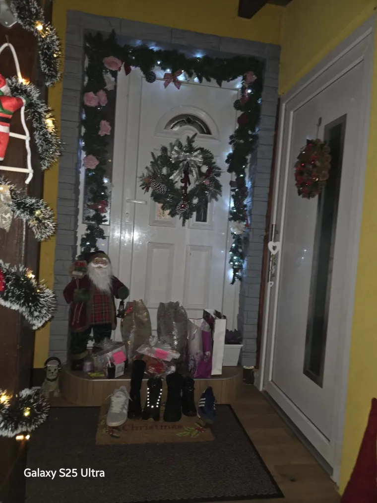 Slali ste nam fotografije va&scaron;ih čizmica koje su dočekale svetog Nikolu: Koji biste dar izabrali?