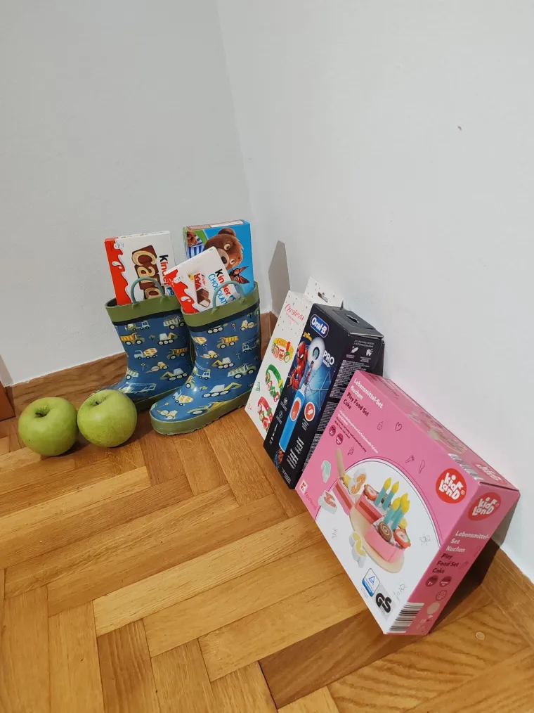 Slali ste nam fotografije va&scaron;ih čizmica koje su dočekale svetog Nikolu: Koji biste dar izabrali?