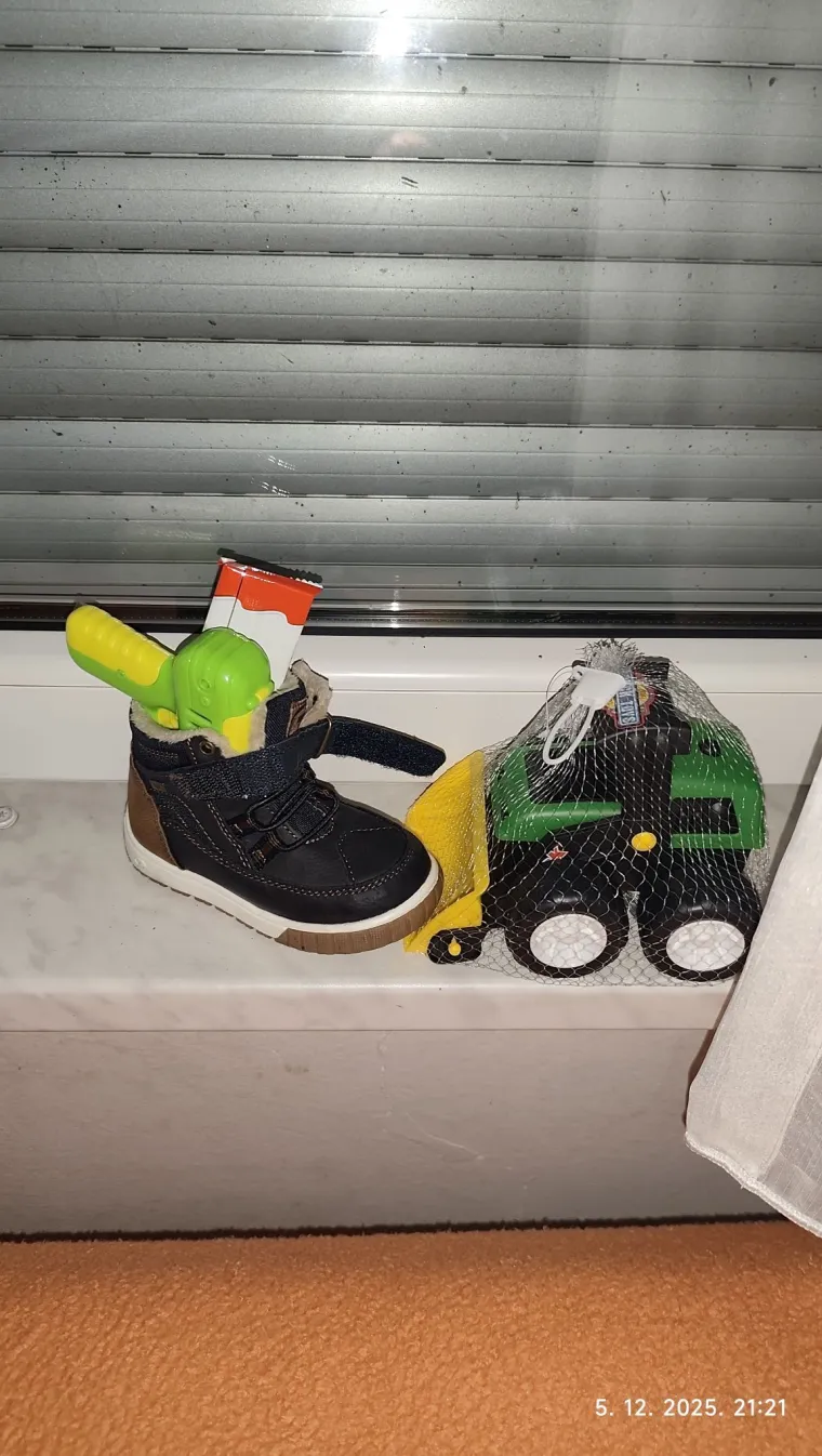 Slali ste nam fotografije va&scaron;ih čizmica koje su dočekale svetog Nikolu: Koji biste dar izabrali?