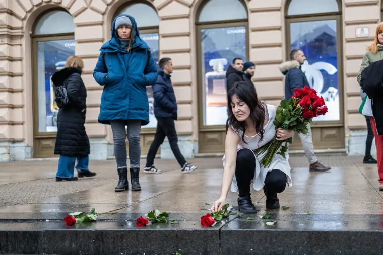 Molitelji se okupili u Zagrebu, stigli i prosvjednici: Održana posljednja Tiha misa