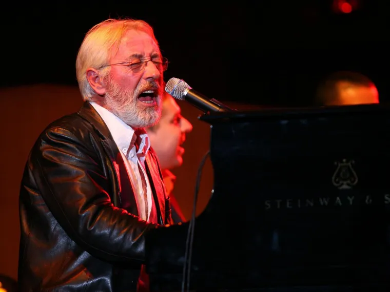 Volio je svoju Vesnu, more i ribolov: Na dana&scaron;nji dan rodio se neprežaljeni Oliver Dragojević