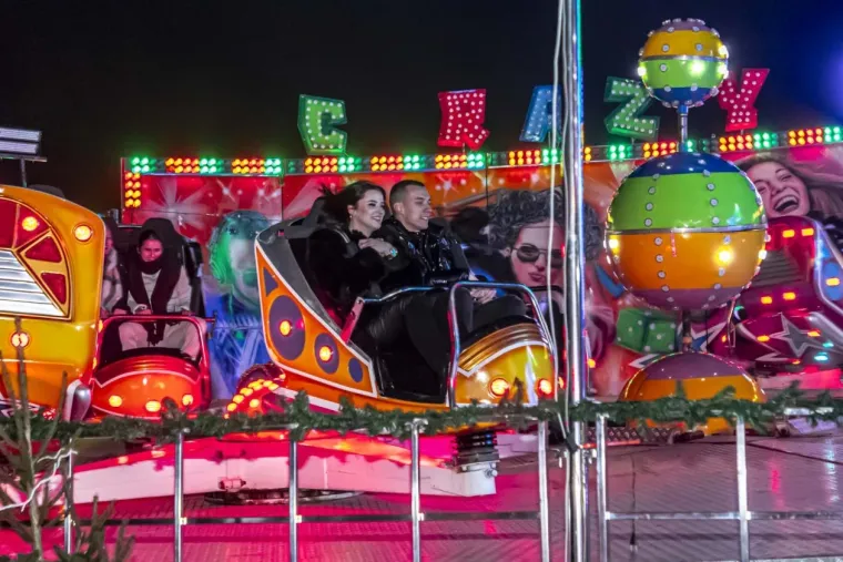 U ovom gradu ne fali romantike: Zaljubljene legice i lege zagrijali osječku Tvrđu