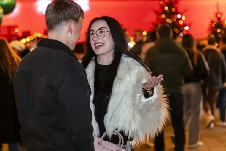 U ovom gradu ne fali romantike: Zaljubljene legice i lege zagrijali osječku Tvrđu