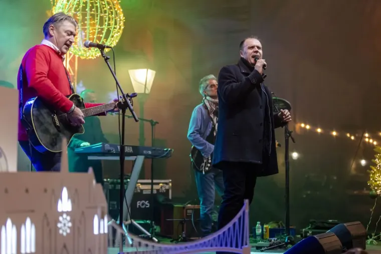 U ovom gradu ne fali romantike: Zaljubljene legice i lege zagrijali osječku Tvrđu