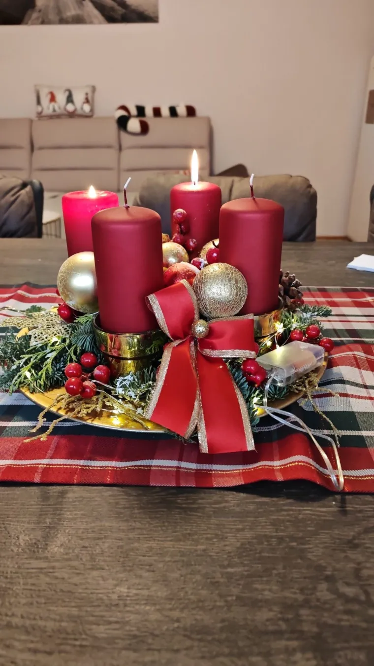 Blagdanski čarolija u va&scaron;im domovima: Pogledajte najljep&scaron;e adventske vijence na&scaron;ih čitatelja