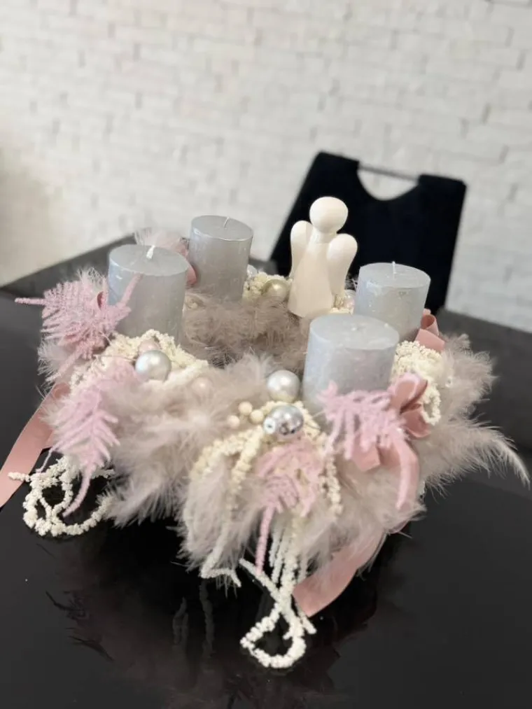 Blagdanski čarolija u va&scaron;im domovima: Pogledajte najljep&scaron;e adventske vijence na&scaron;ih čitatelja