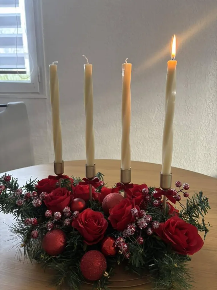 Blagdanski čarolija u va&scaron;im domovima: Pogledajte najljep&scaron;e adventske vijence na&scaron;ih čitatelja
