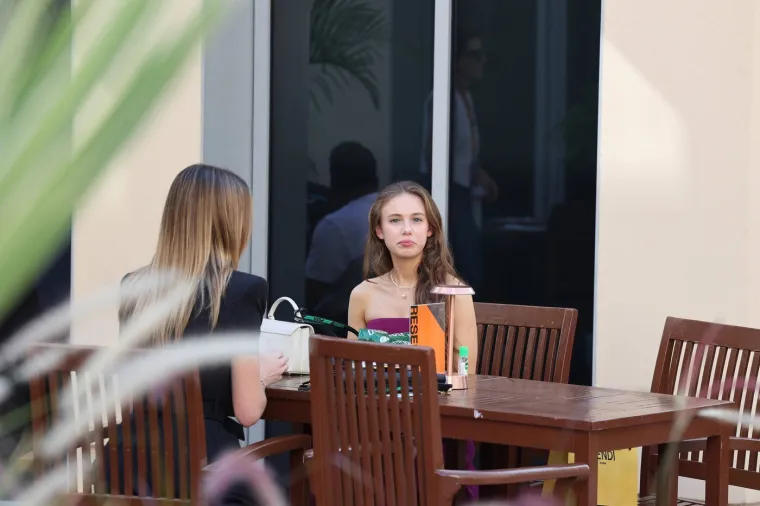 Brojni poznati stigli su na F1 spektakl! Pažnju krale zanosne djevojke glavnih zvijezdi