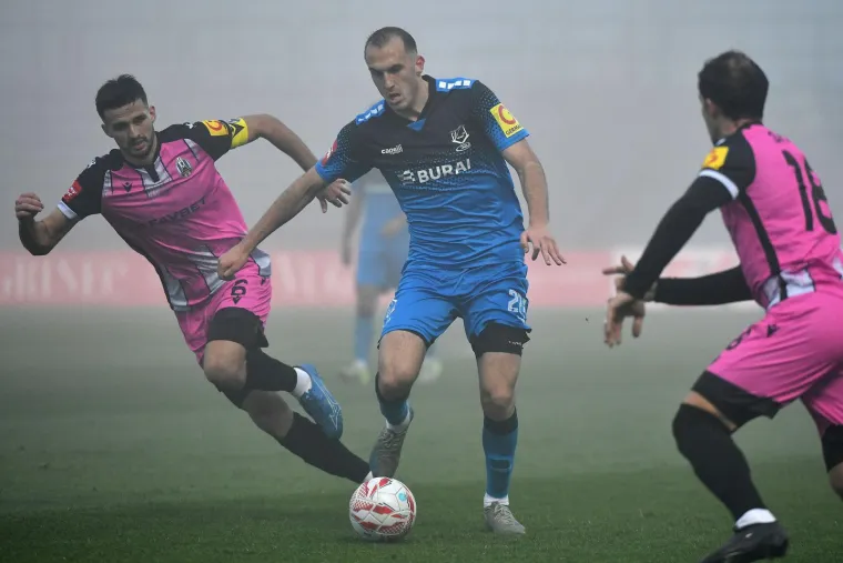 Od guste magle se ne vidi prst pred nosom, a morate vidjeti kako su to HNL majstori 'rije&scaron;ili'