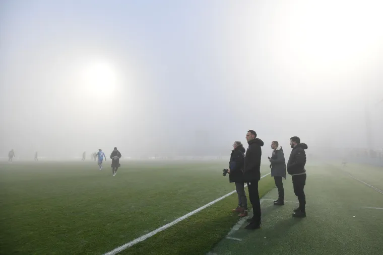 Od guste magle se ne vidi prst pred nosom, a morate vidjeti kako su to HNL majstori 'rije&scaron;ili'
