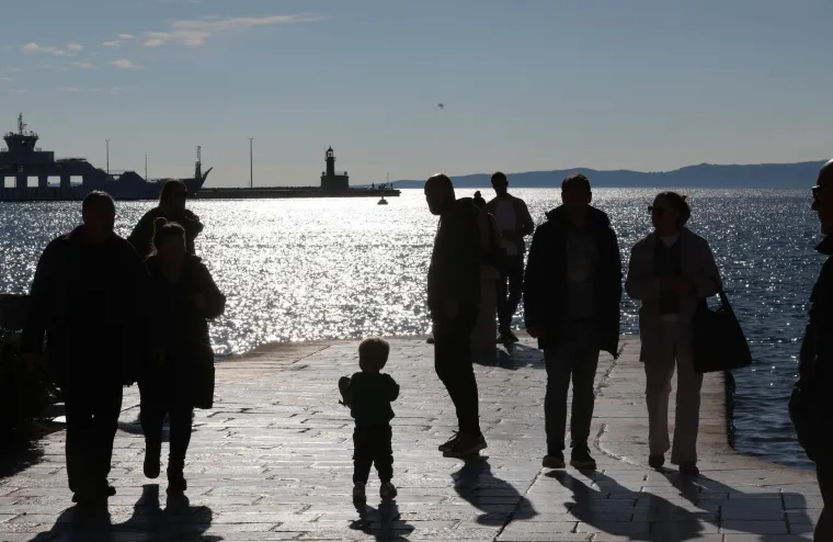 Nedjelja u suncem okupanom Splitu: Zanimljiv modni odabir jedne dame mamio poglede