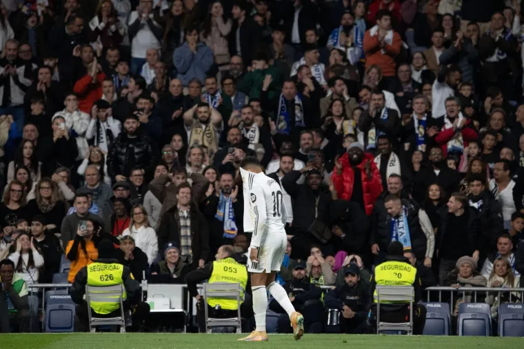 Prava tučnjava na Bernabeu! Realovac kao da je bio u ringu, Alonso poludio na svog igrača