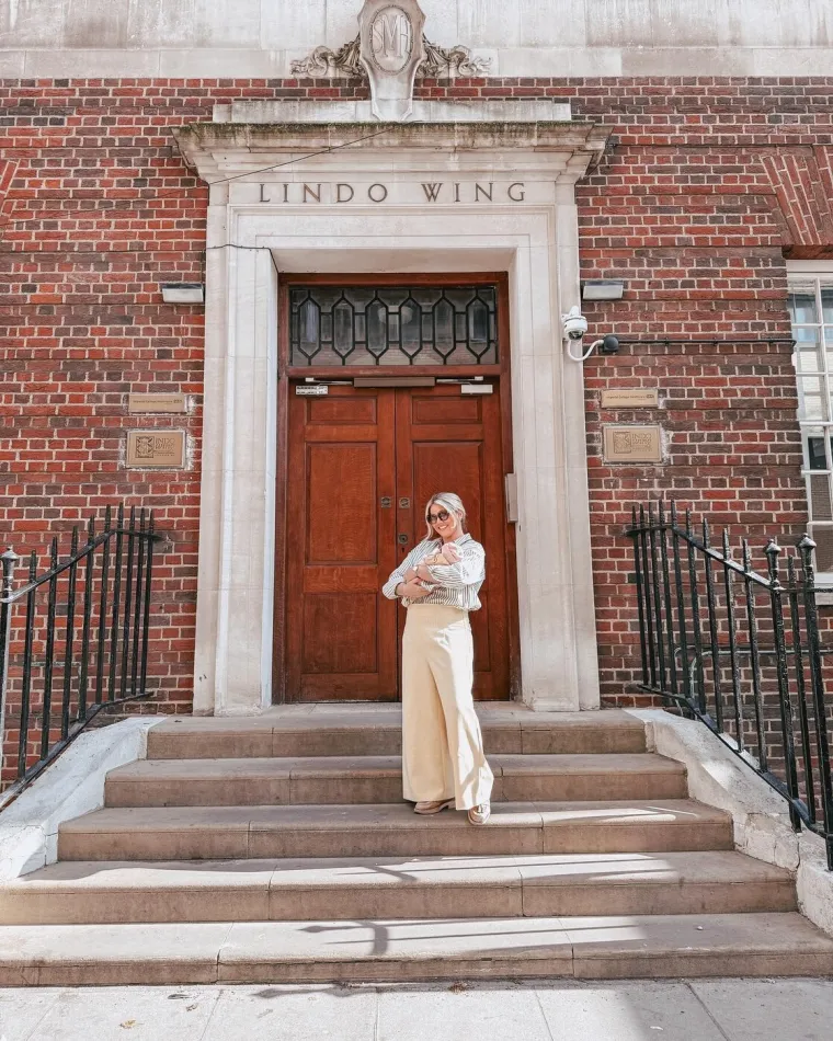 Svi su mislili da su blizanke, a one su zapravo supruge: Nakon godina borbe stigla im kćerkica