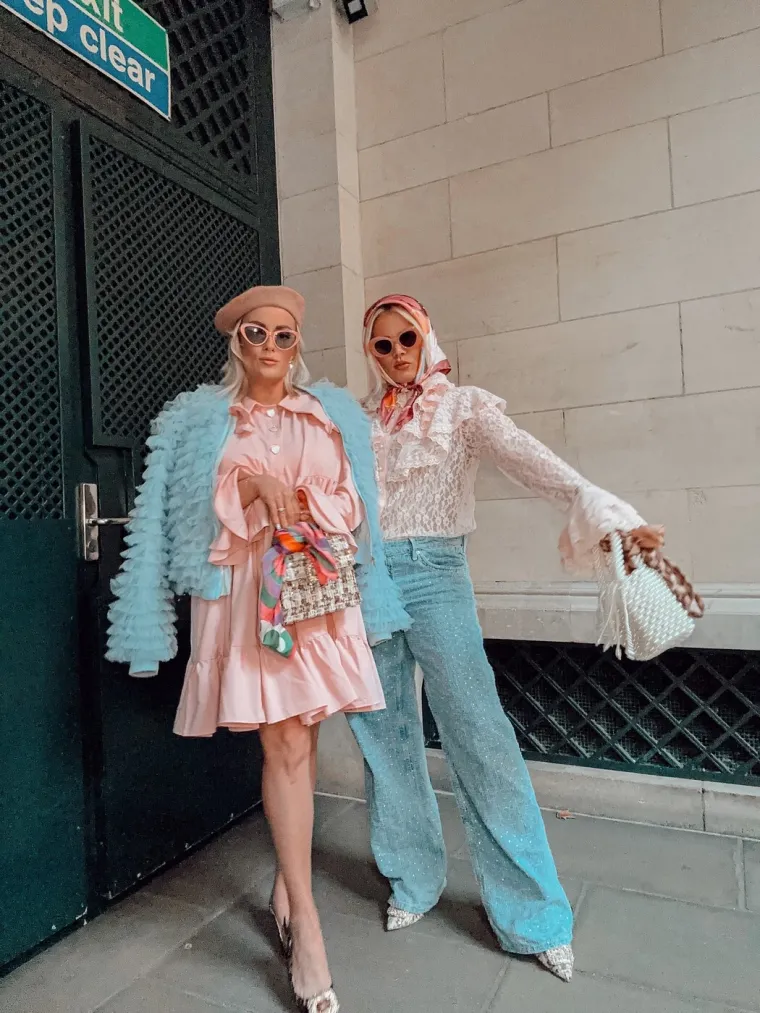 Svi su mislili da su blizanke, a one su zapravo supruge: Nakon godina borbe stigla im kćerkica