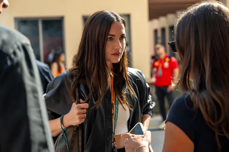 Neočekivani susret glumice i Hamiltona: Zavodnički potez legende probudio kemiju