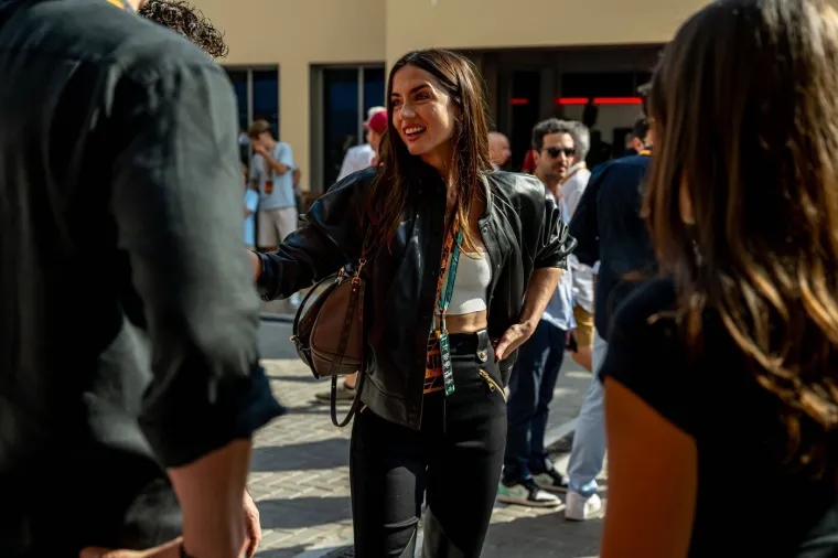 Neočekivani susret glumice i Hamiltona: Zavodnički potez legende probudio kemiju