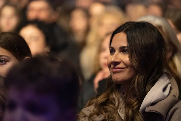 Pogledajte kako je Advent u Zadru gorio uz Tajči: &Scaron;ljokičaste kombinacije i crvene kapice