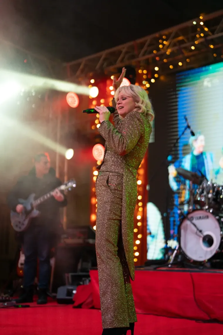 Pogledajte kako je Advent u Zadru gorio uz Tajči: &Scaron;ljokičaste kombinacije i crvene kapice