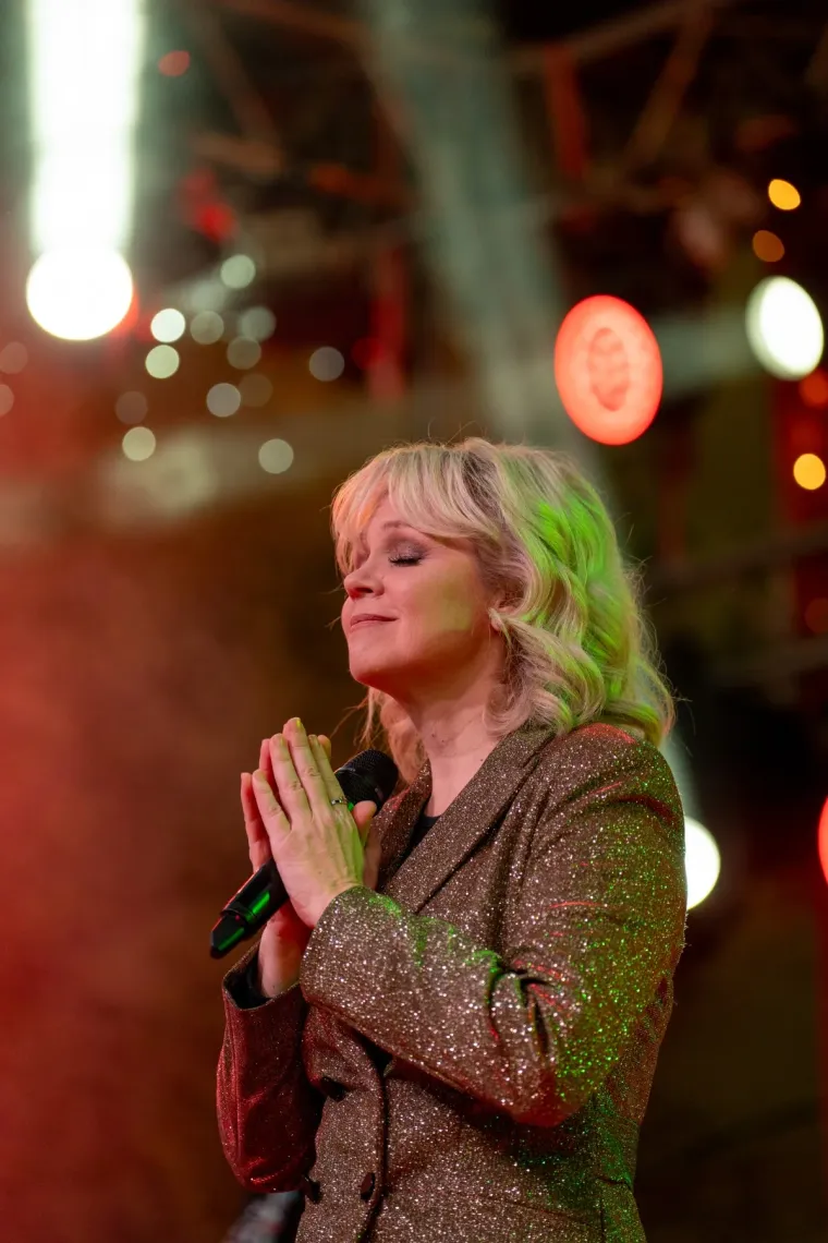 Pogledajte kako je Advent u Zadru gorio uz Tajči: &Scaron;ljokičaste kombinacije i crvene kapice