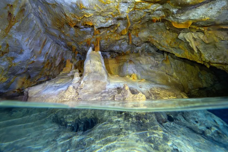 U dubinama pronađeno čudesno blago: Ronioci zanijemili kada su ugledali &scaron;to se tamo krije