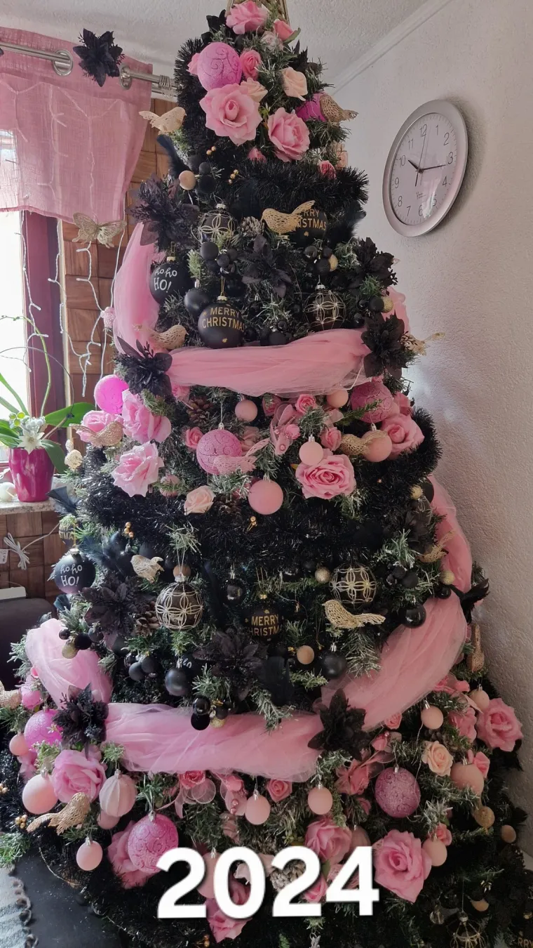 Blagdanska magija! Donosimo 40 va&scaron;ih jelki koje su očarale redakciju