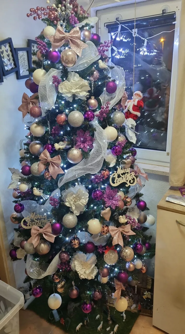 Blagdanska magija! Donosimo 40 va&scaron;ih jelki koje su očarale redakciju