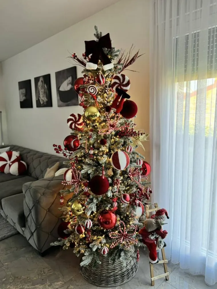 Blagdanska magija! Donosimo 40 va&scaron;ih jelki koje su očarale redakciju