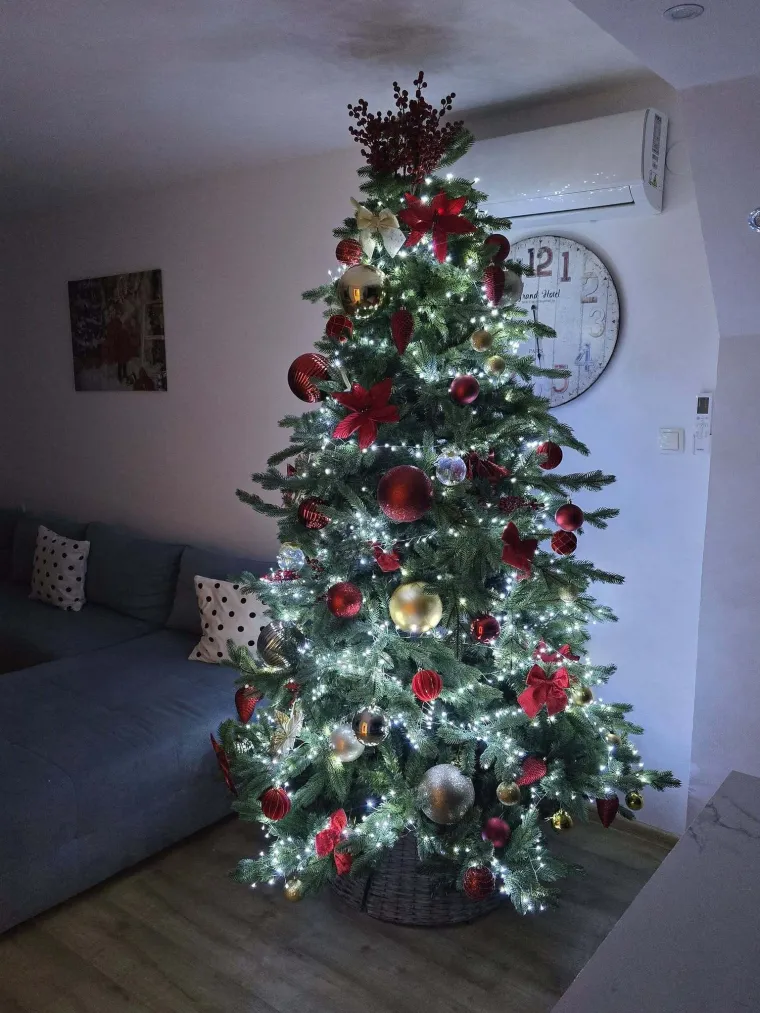 Blagdanska magija! Donosimo 40 va&scaron;ih jelki koje su očarale redakciju