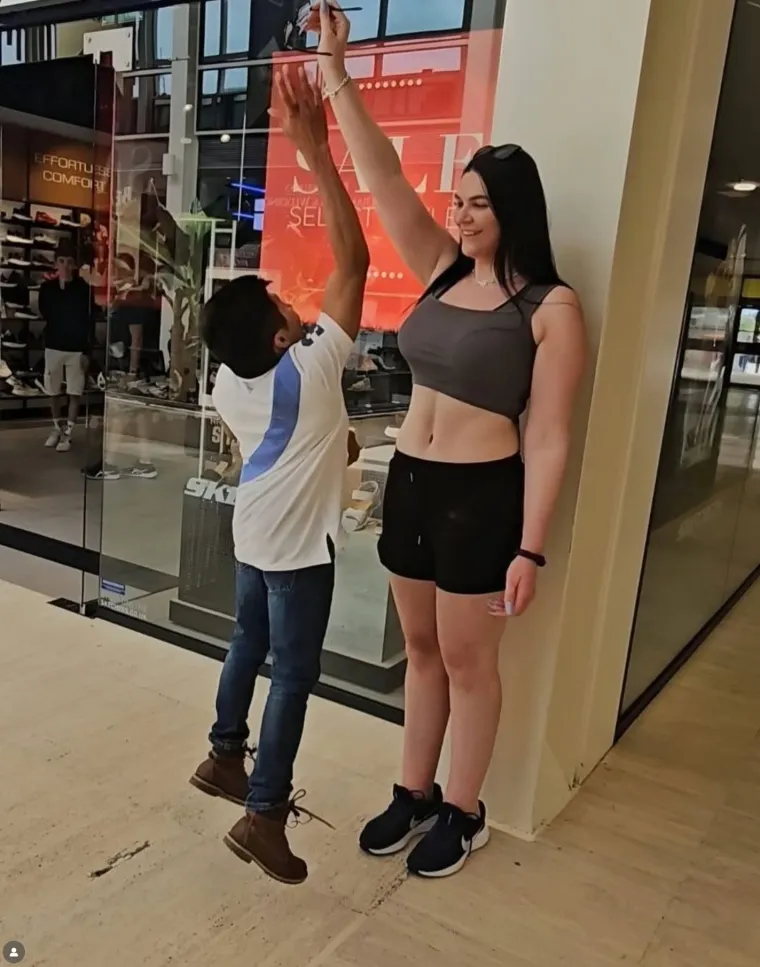 Njezina visina izaziva burne reakcije: Nevjerojatno, ali upravo ona joj donosi ogromnu zaradu