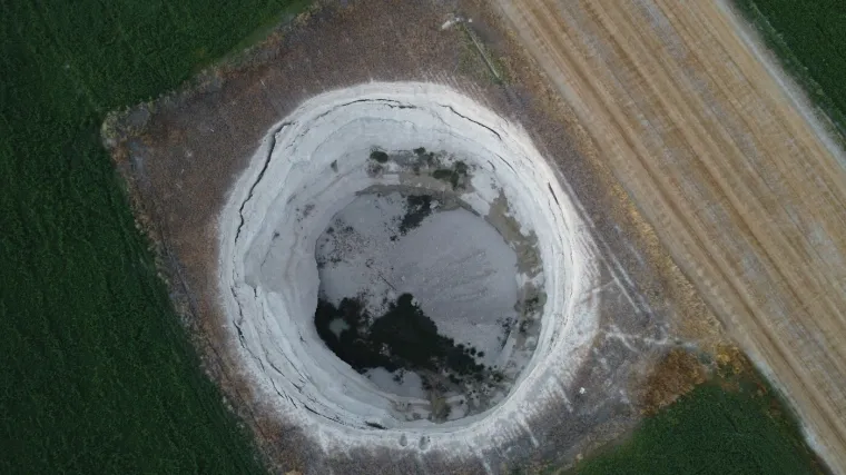 &Scaron;to im se to događa? Goleme vrtače niču kao gljive poslije ki&scaron;e