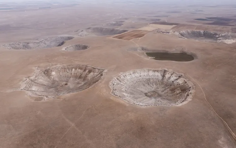 &Scaron;to im se to događa? Goleme vrtače niču kao gljive poslije ki&scaron;e