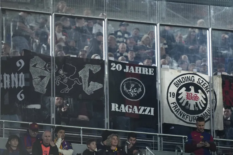 Nijemci do&scaron;li na obnovljeni Camp Nou i radili kaos: Fotografije obilaze svijet